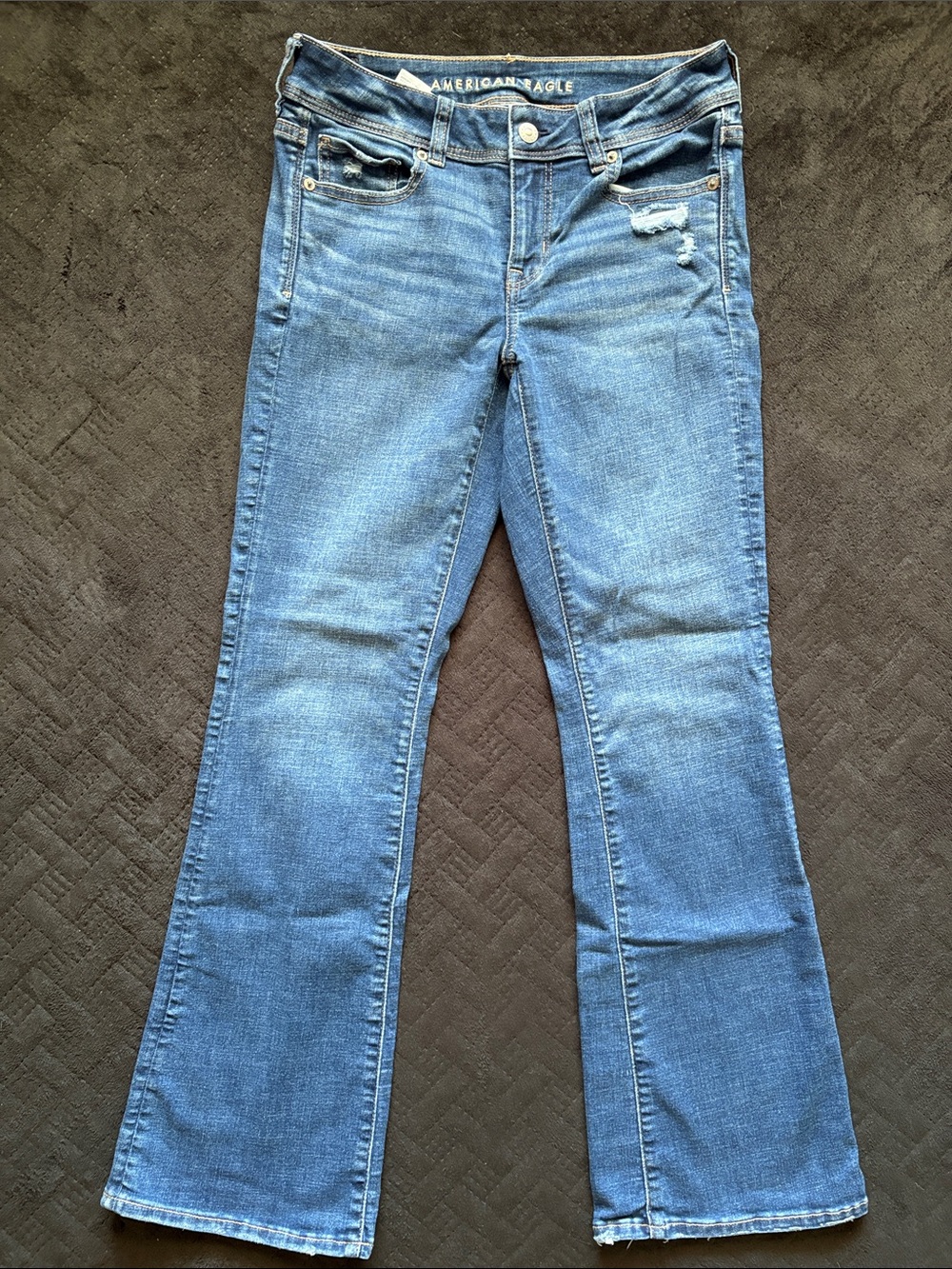 American Eagle Outfitters Women's med Blue low rise kick boot Jeans